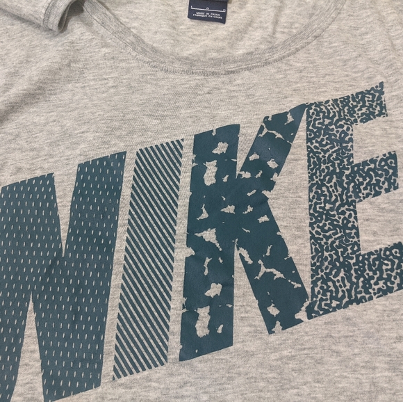 Nike Logo T-Shirt Loose Fit Athletic Top Large - Picture 3 of 6